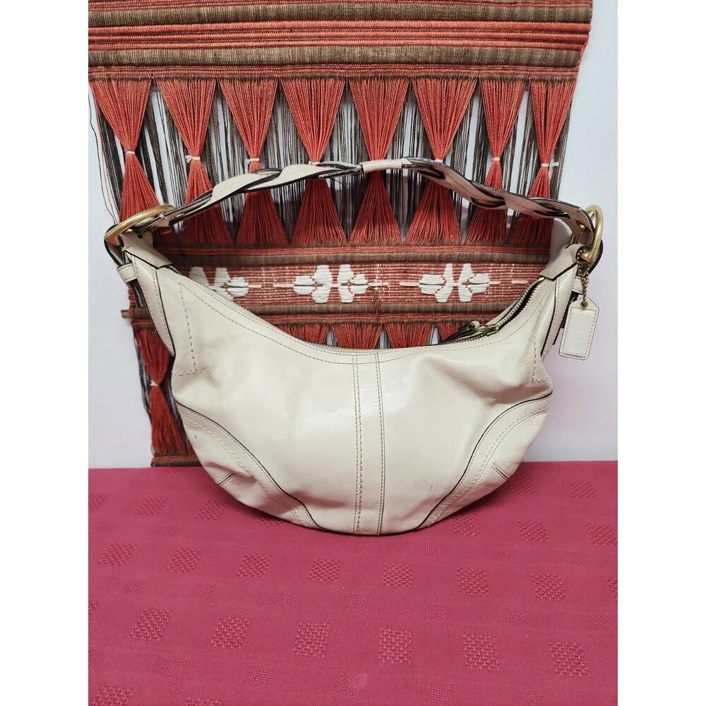 Vintage Y2K  Coach Soho Dylan Leather Hobo Bag 10042  In Bone Original Hang Tag